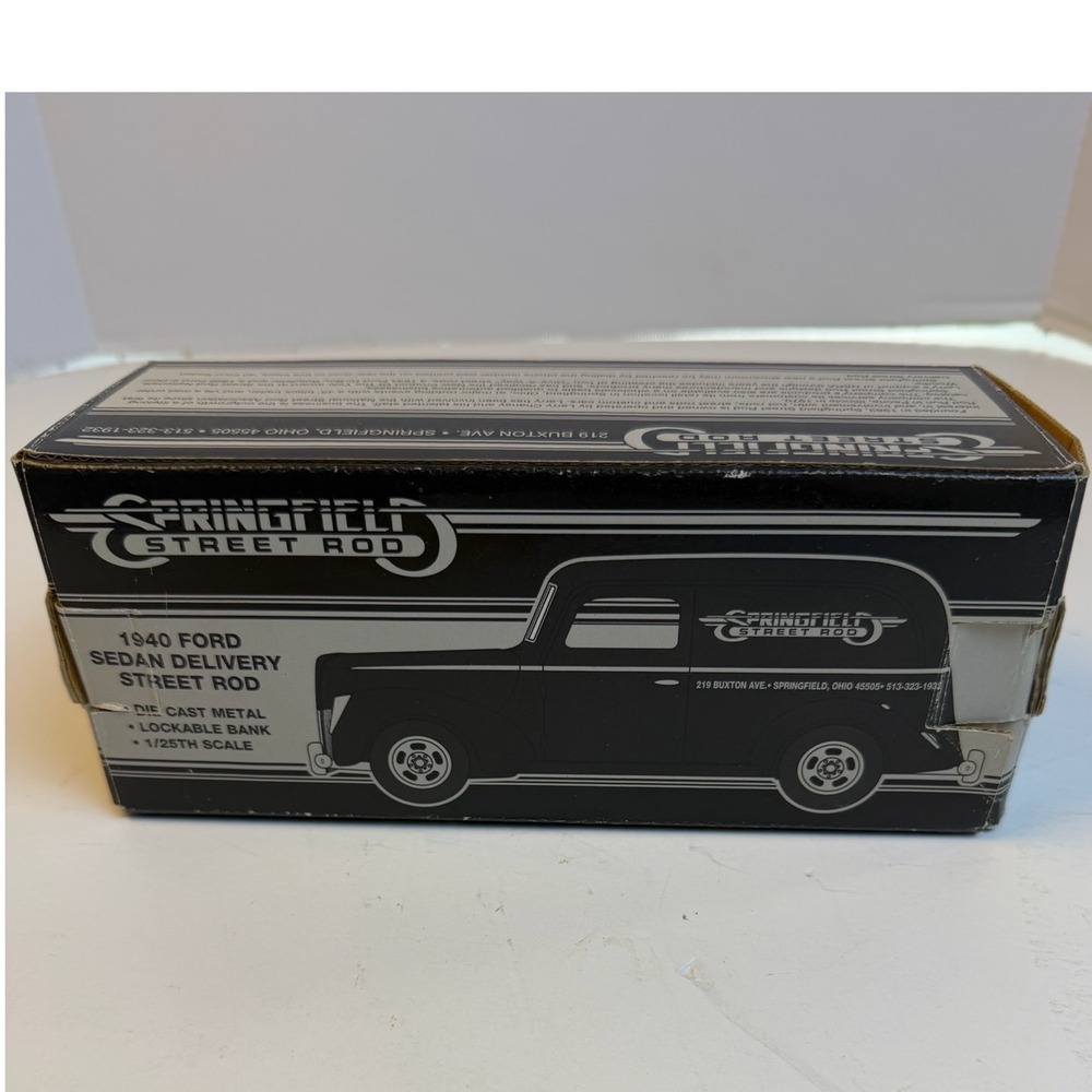Springfield Street Rod '40 Ford Sedan  Diecast Bank 1/25 Liberty Classics